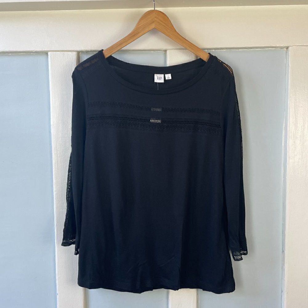 NWT Gap Black Eyelet Detail Shirt 🖤 - Picture 1 of 7